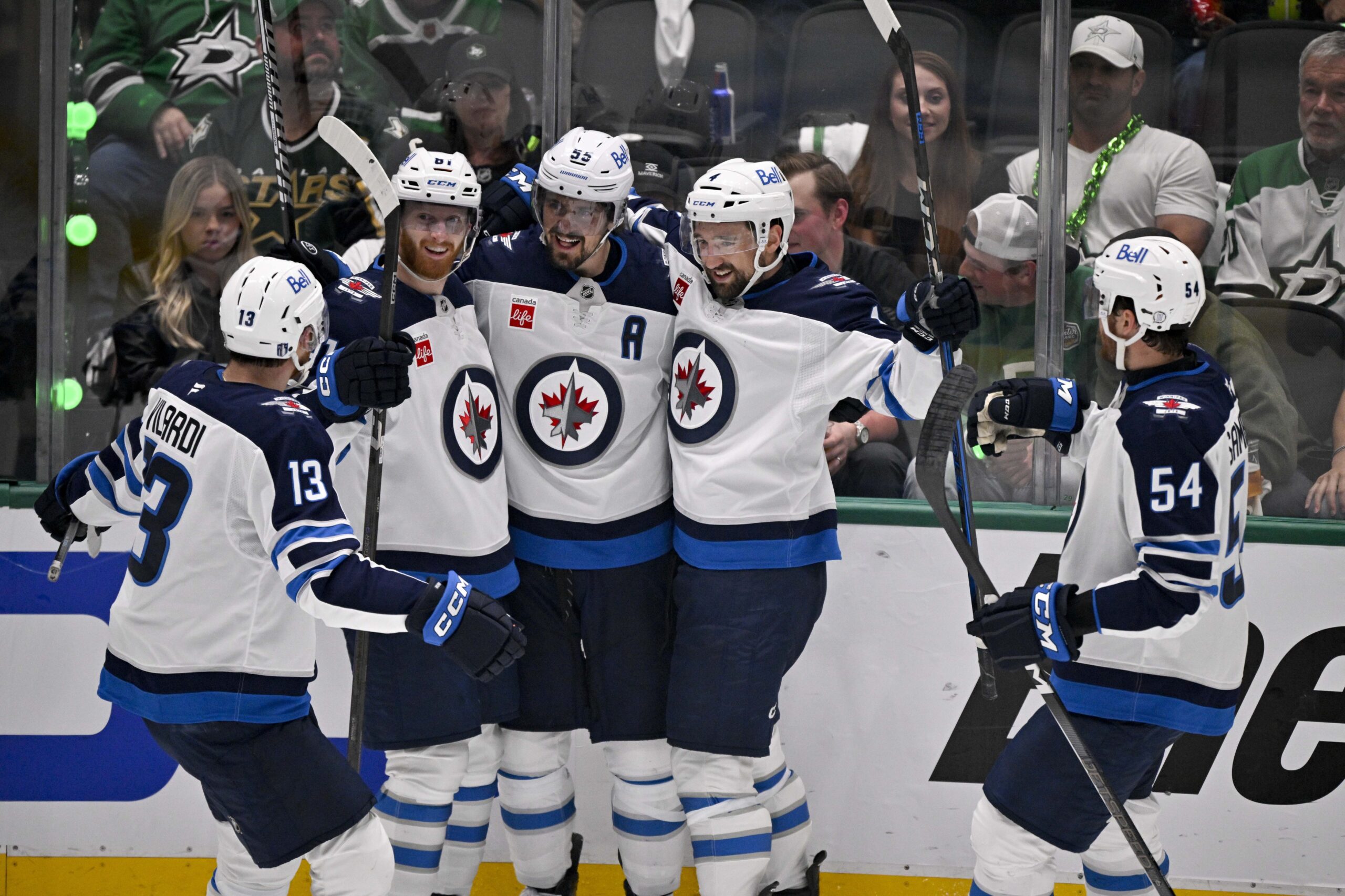  Winnipeg vs Buffalo AI Prediction: Free NHL Betting Insights for Dec 01. Credit USA TODAY/IMAGN