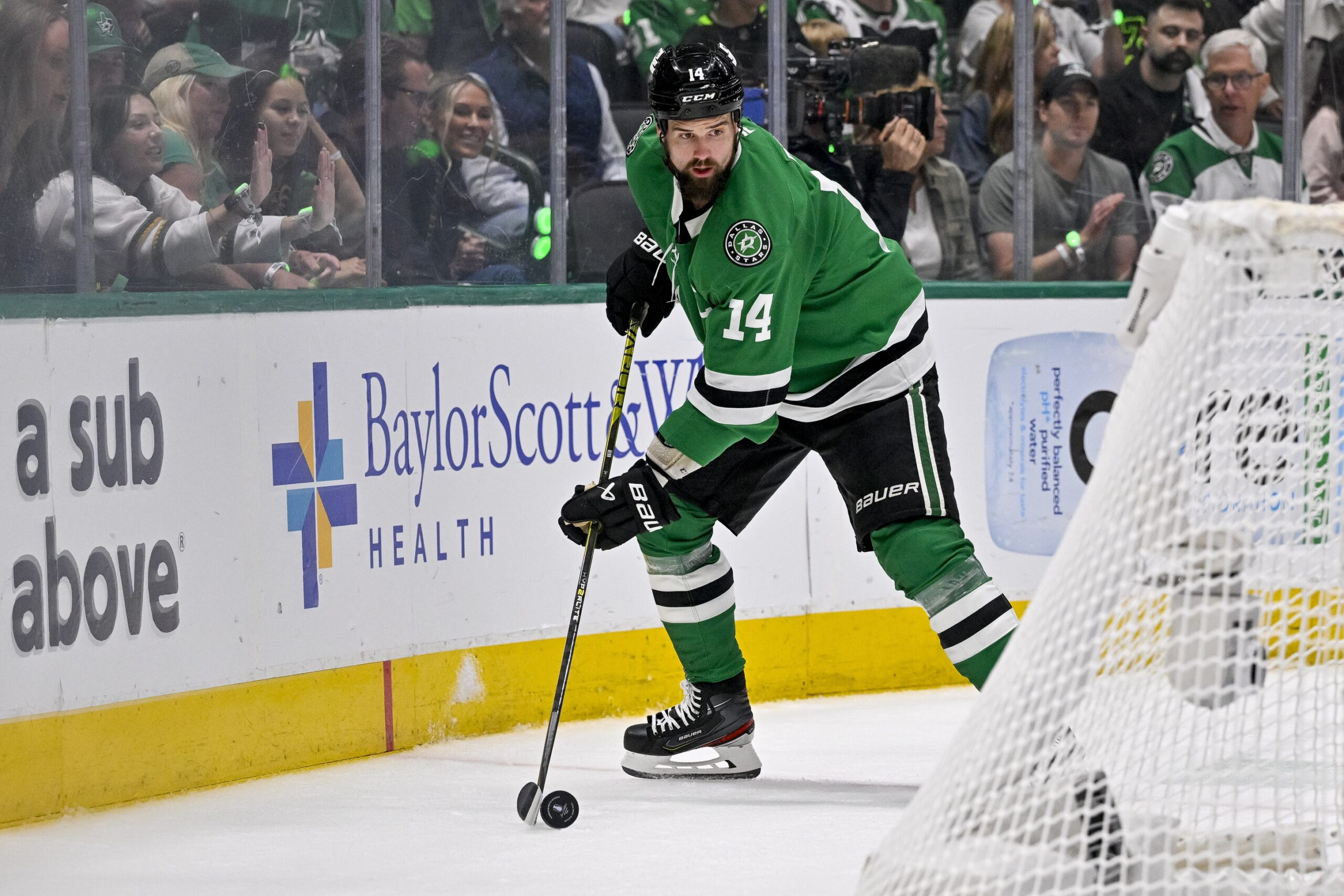  Los Angeles vs Dallas AI Prediction: Free NHL Betting Insights for Oct 23. Credit USA TODAY/IMAGN