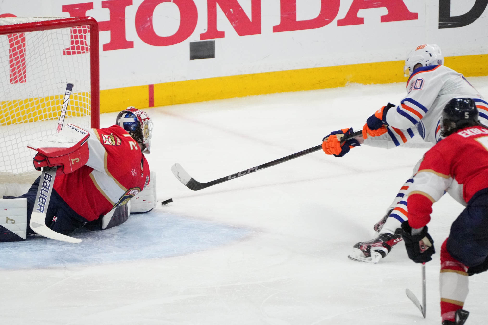  Toronto vs Florida AI Prediction: Free NHL Betting Insights for Dec 02. Credit USA TODAY/IMAGN