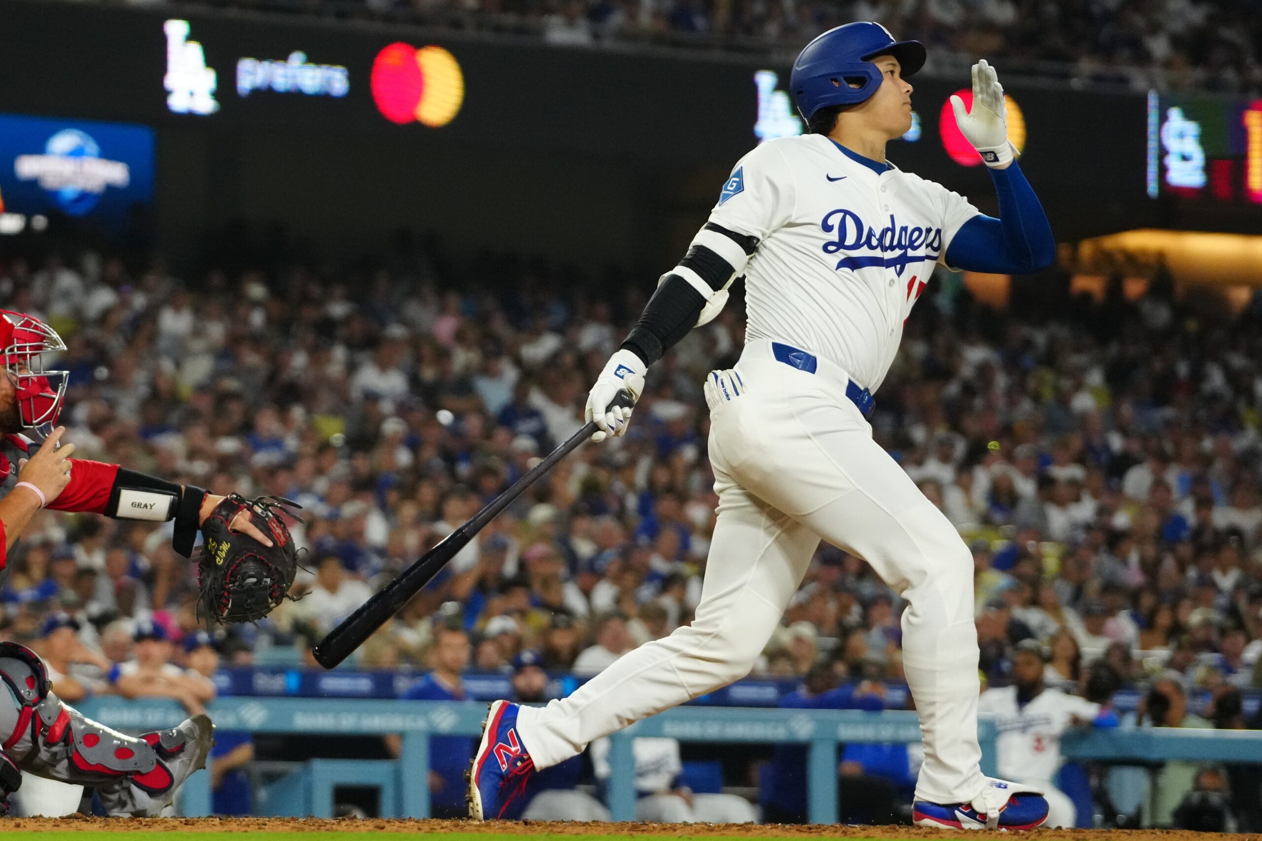 The St. Louis Cardinals (≈57–57) travel to Dodger Stadium on Tuesday, August 5, 2025 to face the Los Angeles Dodgers (≈65–48). Los Angeles opens as the clear favorite—around –190 on the money line, –1.5 run line, with a total set at 9 runs—reflecting trust in their elite lineup and home pitching control. St. Louis vs Los Angeles Dodgers AI Prediction: Free MLB Betting Insights for Aug 05. Credit USA TODAY/IMAGN