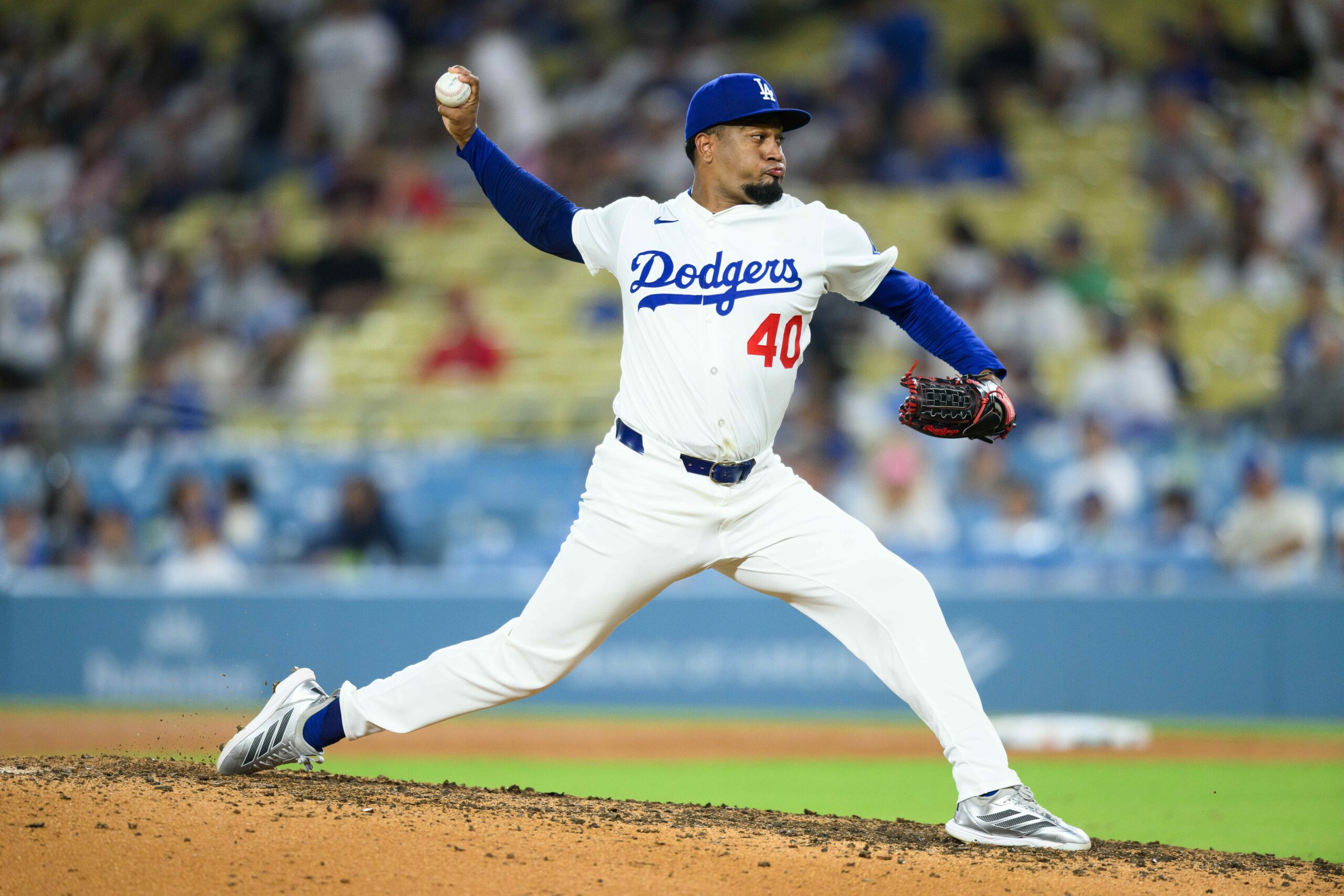 The St. Louis Cardinals head west to Dodger Stadium to face the Los Angeles Dodgers on August 6, 2025, with first pitch set for 4:10 PM ET. Los Angeles enters as the favorite at approximately –1.5 on the run line, with total runs projected around 7.5, reflecting a series-closing tilt where home comfort matters. St. Louis vs Los Angeles Dodgers AI Prediction: Free MLB Betting Insights for Aug 06. Credit USA TODAY/IMAGN