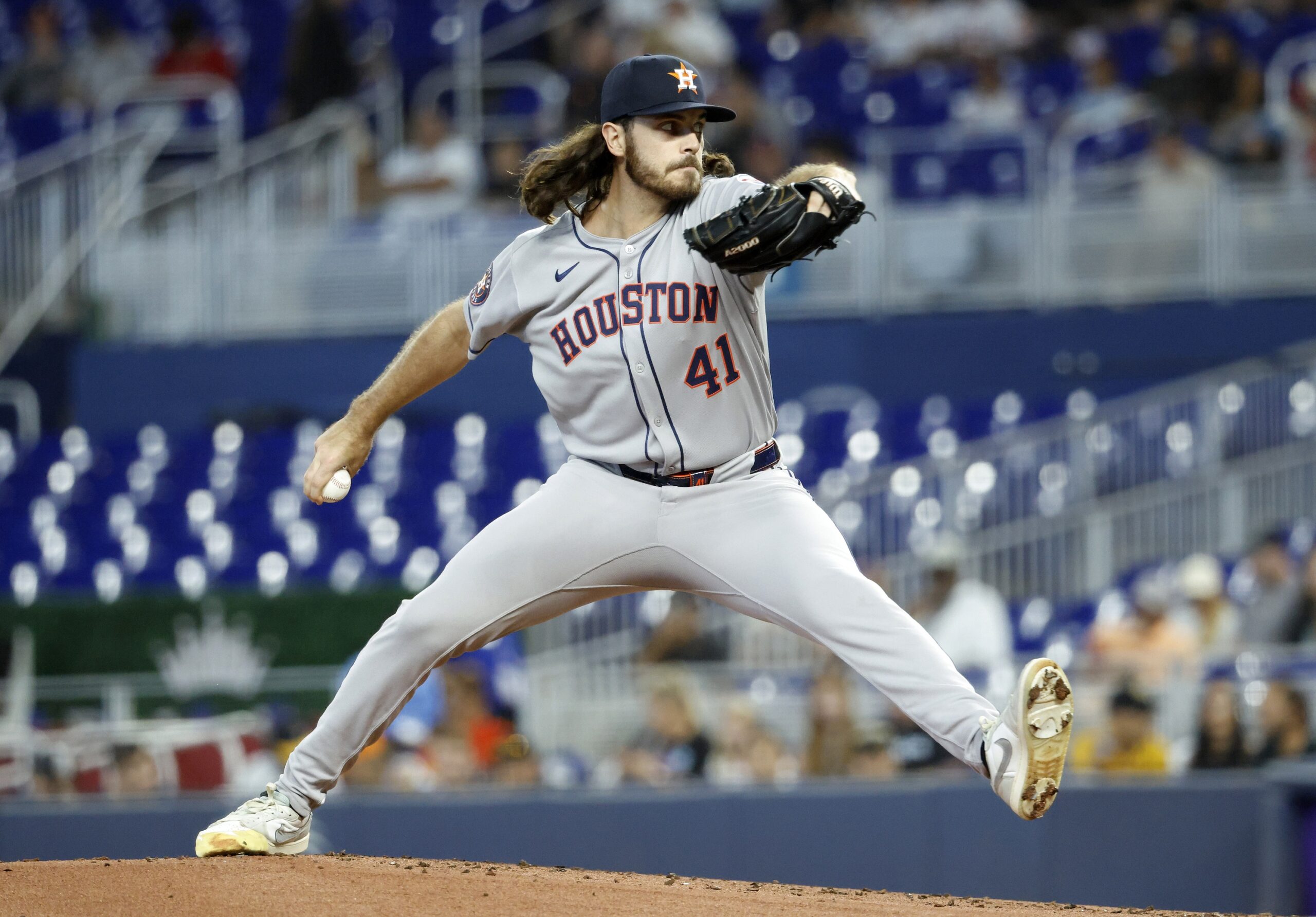 The Houston Astros travel to Yankee Stadium Friday evening to face the New York Yankees in what shapes up as a tight, high‑stakes tilt between two AL contenders. Early betting lines lean slightly toward Houston, but the dynamics of being on the road against a hostile, high‑powered Yankee offense make this matchup appealing from the underdog side. Houston vs New York Yankees AI Prediction: Free MLB Betting Insights for Aug 08. Credit USA TODAY/IMAGN