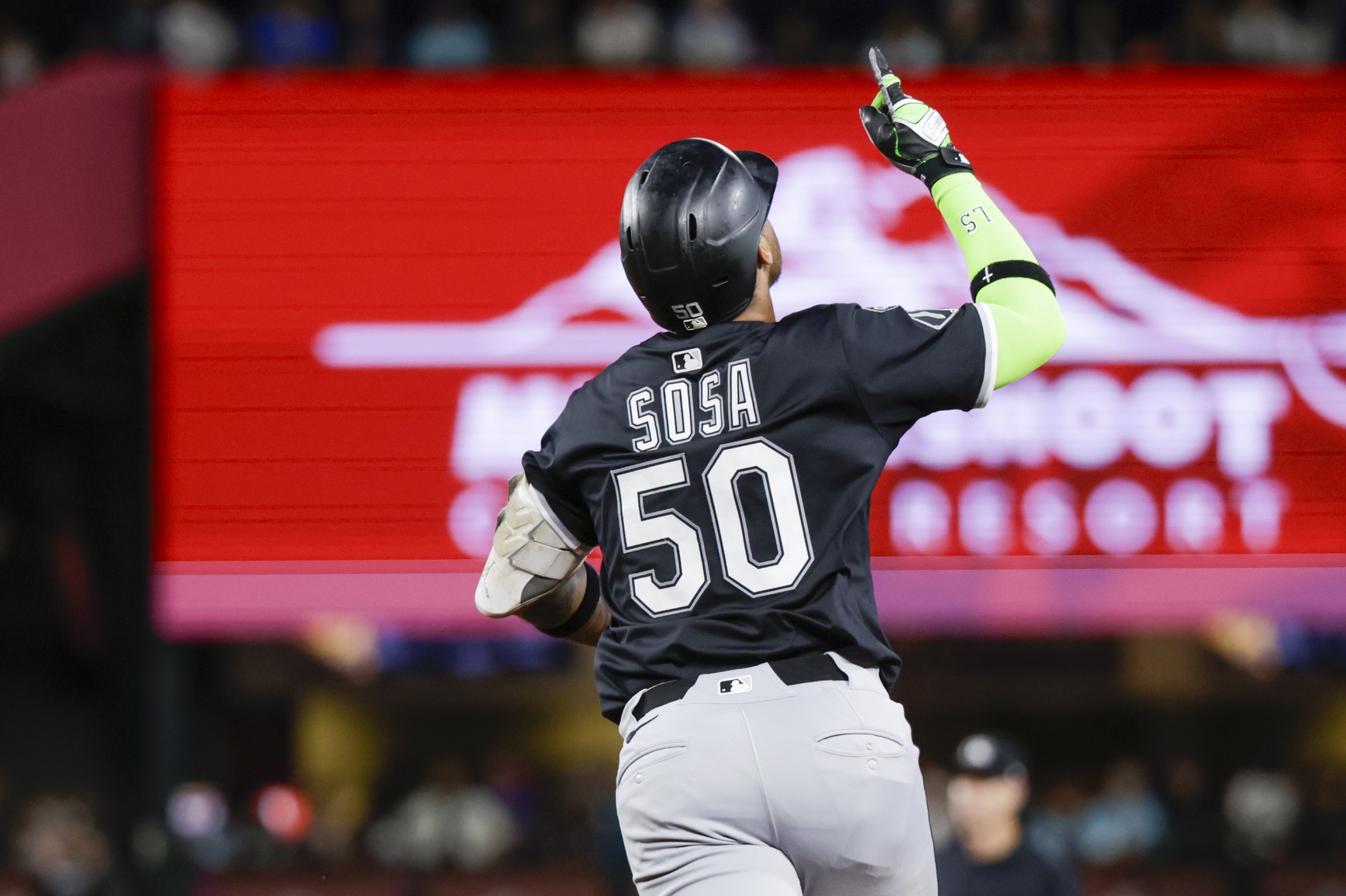 The Chicago White Sox head west to face the Seattle Mariners at T‑Mobile Park on Thursday, August 7, 2025, with first pitch scheduled for 4:10 p.m. ET. Seattle enters as a strong favorite, with the betting market leaning heavily in their favor—Seattle is priced at approximately –272 on the moneyline, while Chicago is a sizable underdog at +219. Chicago White Sox vs Seattle AI Prediction: Free MLB Betting Insights for Aug 07. Credit USA TODAY/IMAGN