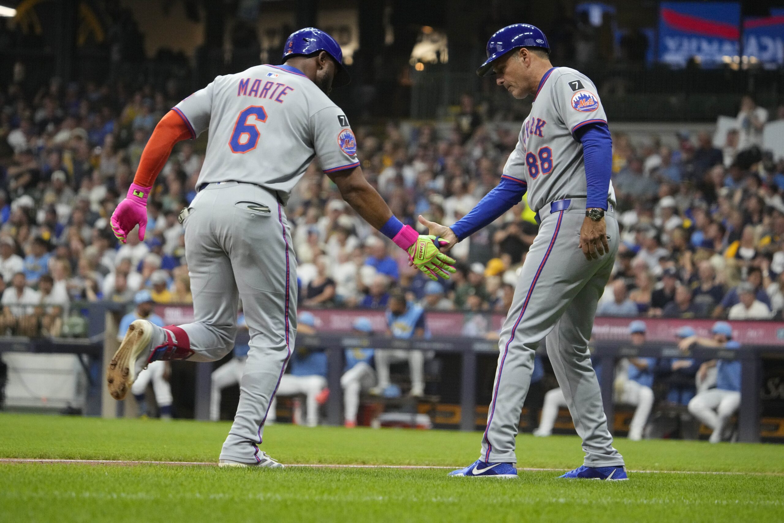 Sunday, August 10, 2025 brings a matinee at American Family Field as the New York Mets visit the Milwaukee Brewers, with first pitch set for 2:10 p.m. ET. The projected matchup lists Sean Manaea for New York against Milwaukee’s Quinn Priester as the Brewers look to complete a sweep. New York Mets vs Milwaukee AI Prediction: Free MLB Betting Insights for Aug 10. Credit USA TODAY/IMAGN