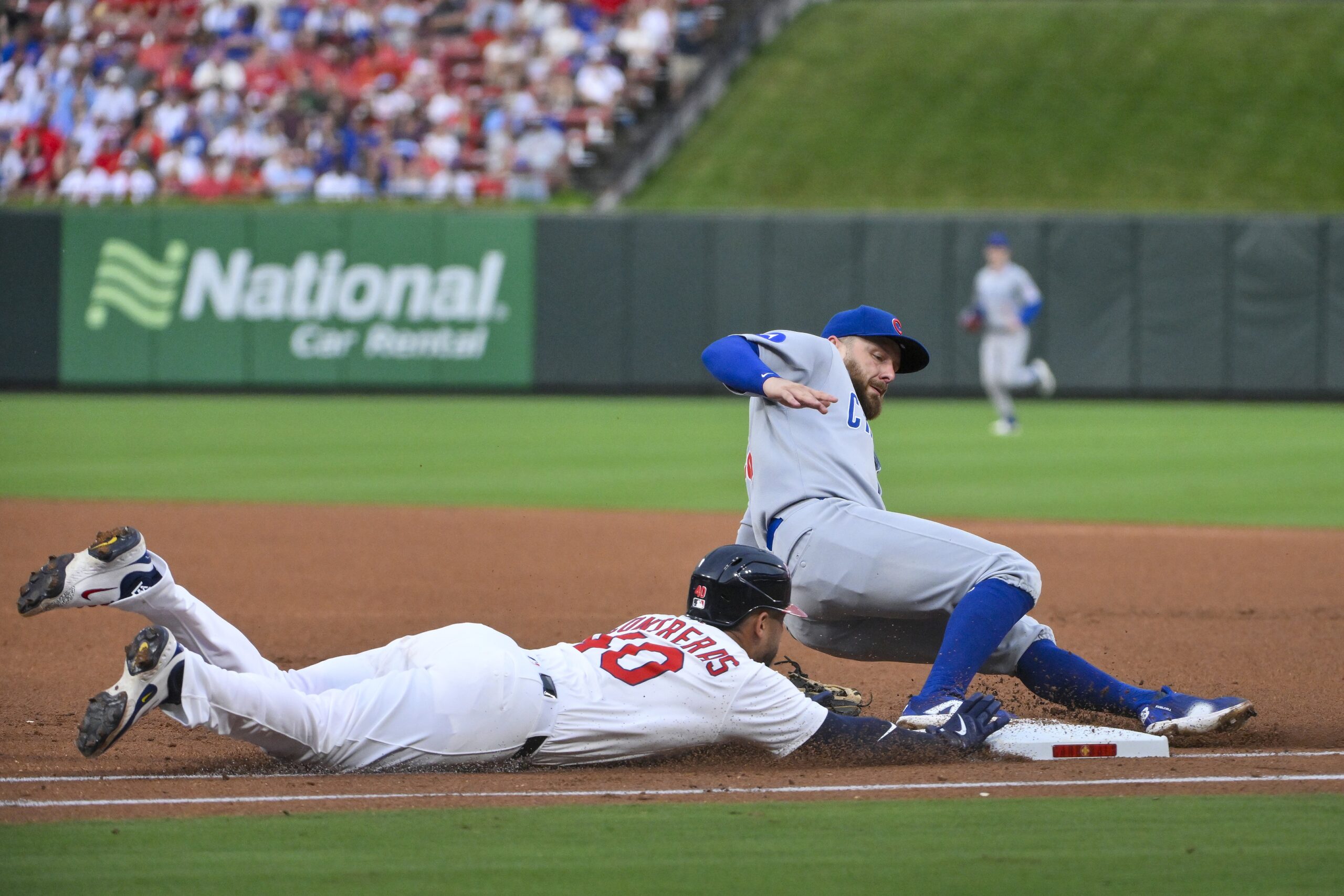 The Chicago Cubs visit the Toronto Blue Jays at Rogers Centre on Tuesday, August 12, 2025, in a nationally relevant interleague showdown featuring right‑hander Ben Brown against veteran José Berríos. Early markets lean toward Toronto at home with a total around nine, hinting at a competitive, medium‑scoring tilt that could hinge on bullpen execution and one timely swing. Chicago Cubs vs Toronto AI Prediction: Free MLB Betting Insights for Aug 12. Credit USA TODAY/IMAGN
