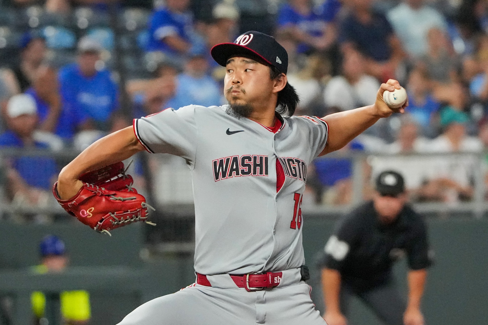 The Washington Nationals head to Kauffman Stadium to take on the Kansas City Royals on Tuesday, August 12, 2025, with Mitchell Parker on the mound for Washington against Michael Wacha of Kansas City. Early betting markets favor the Royals at home and set a modest total, suggesting a low-to-medium scoring game where pitching could determine both the moneyline and the spread. Washington vs Kansas City AI Prediction: Free MLB Betting Insights for Aug 12. Credit USA TODAY/IMAGN