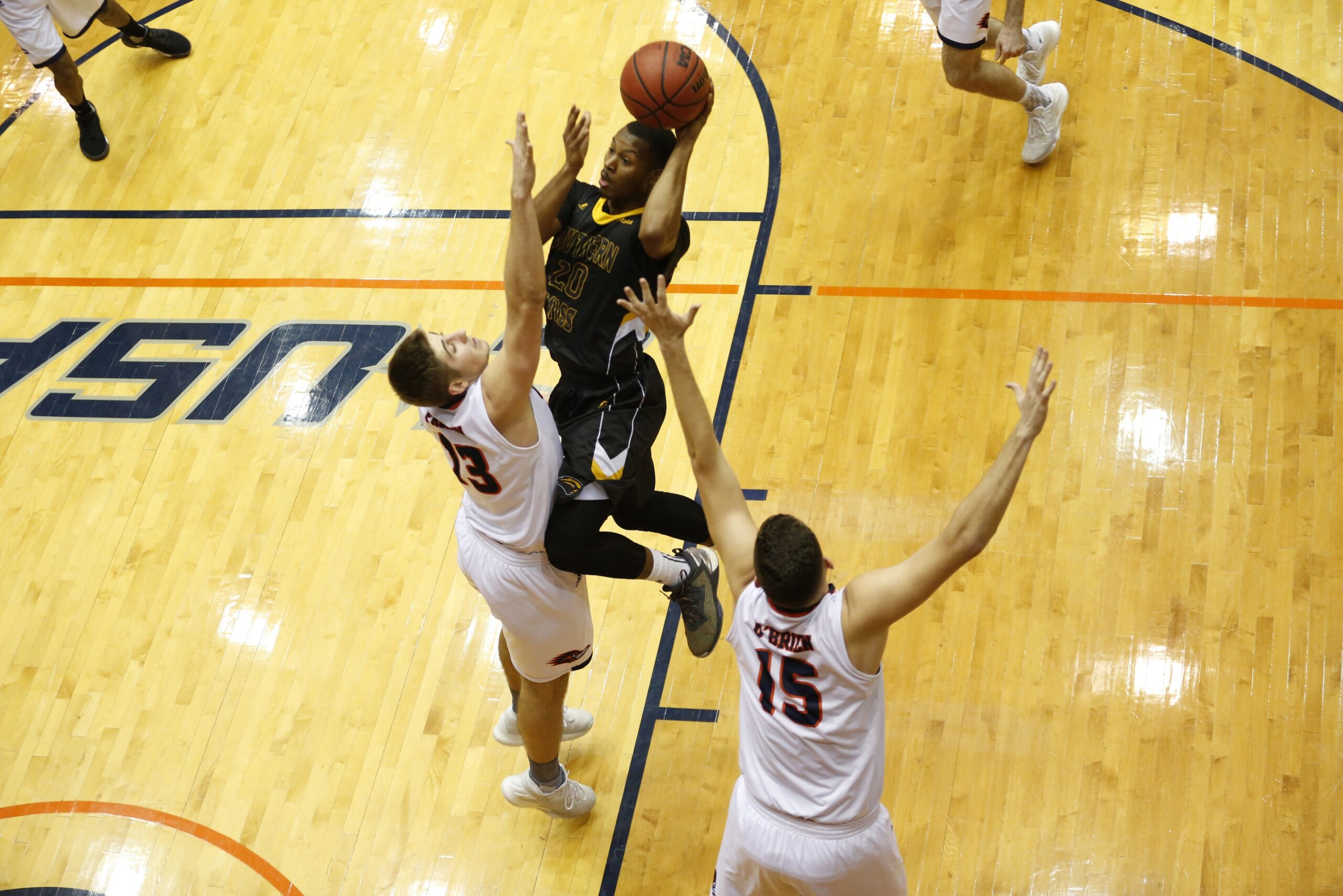  Florida Atlantic vs UTSA AI Prediction: Free CBB Betting Insights for Jan 01. Credit USA TODAY/IMAGN